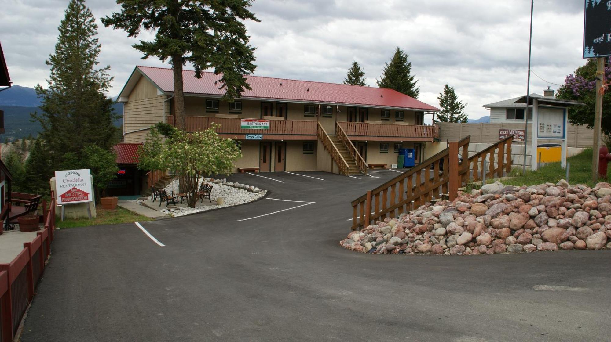 Motel Bo Radium Hot Springs Exterior photo